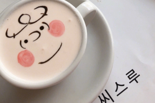 咖啡是用什么做的,咖啡可以加牛奶吗?