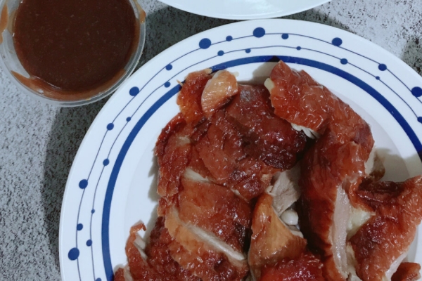 烤鸭是什么鸭做的,烤鸭是用什么鸭子做的