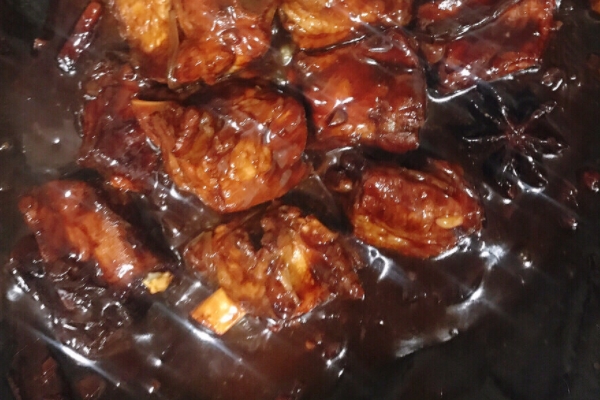 红烧排骨焯水吗?,排骨红烧要不要焯水