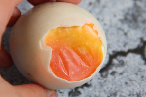 咸鸭蛋儿童能吃吗,儿童能吃咸鸭蛋吗,有什么营养价值 咸鸭蛋儿童能吃吗,儿童能吃咸鸭蛋吗,有什么营养价值