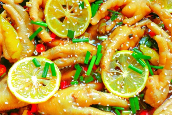 泡椒凤爪里的泡椒能吃吗,泡椒凤爪用什么泡白