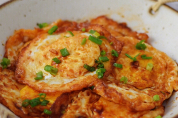 荷包蛋要放盐吗,荷包蛋要放盐吗,什么时候放