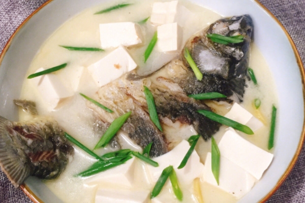 鱼汤是高蛋白吗,鱼汤属于高蛋白食物吗