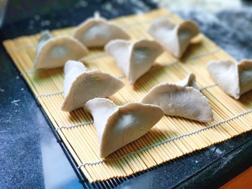 冷冻的芋饺怎么煮,速冻芋饺怎么煮