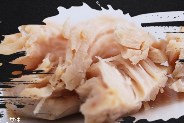 市面上的鸡胸肉有激素吗,市面鸡胸肉有激素吗