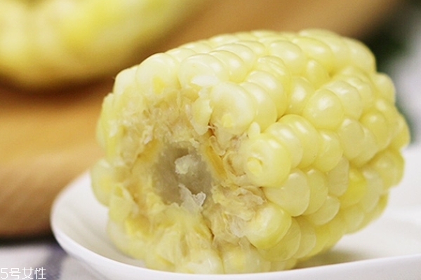 甜玉米隔水蒸多久能熟高压锅,甜玉米隔水蒸多久能熟 煮饭