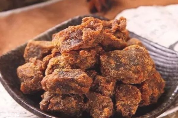 风干牛肉干长白毛了还能吃吗,牛肉干长白毛了还能吃吗是黄曲霉素吗