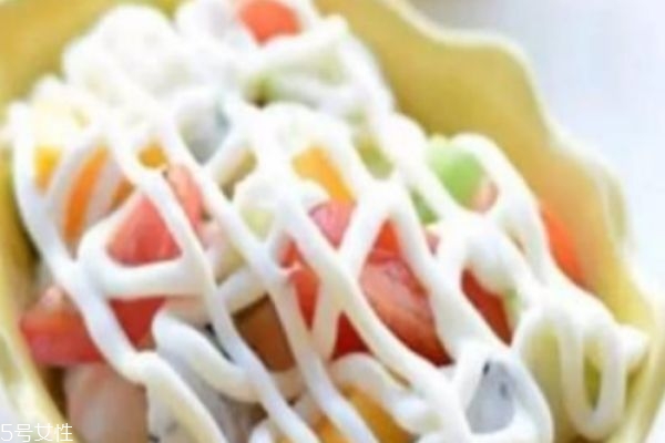 沙拉酱和蛋黄酱的区别?,沙拉酱和蛋黄酱的区别 沙拉酱和蛋黄酱的区别?,沙拉酱和蛋黄酱的区别