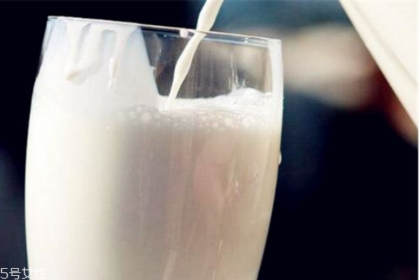 喝什么牛奶对身体好,喝什么牛奶最健康
