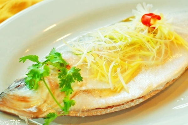 料酒为什么要靠着锅边,为什么生抽要沿锅边下