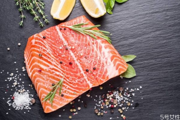 减肥可以吃三文鱼吗?,减肥可以吃三文鱼吗头