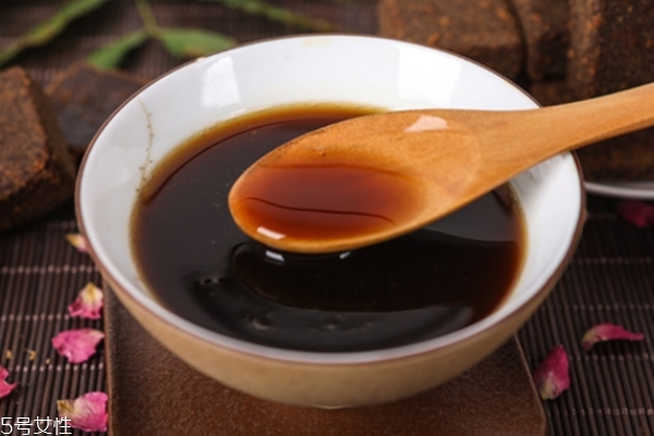 黑糖在经期可以喝吗,月经不调喝黑糖管用吗