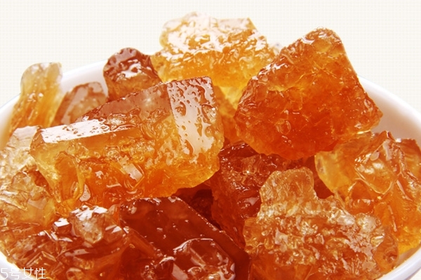 怎么熬冰糖葫芦的糖,冰糖和白糖有什么区别 怎么熬冰糖葫芦的糖,冰糖和白糖有什么区别