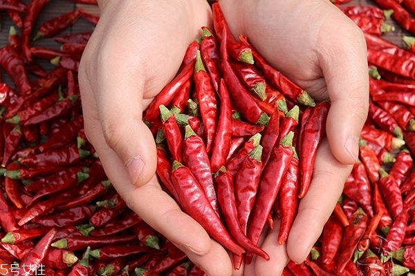 辣椒为什么辣手,辣椒为什么辣手会非常疼