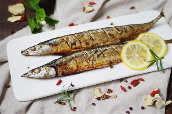 秋刀鱼吃多了有害吗,秋刀鱼为什么不能多吃