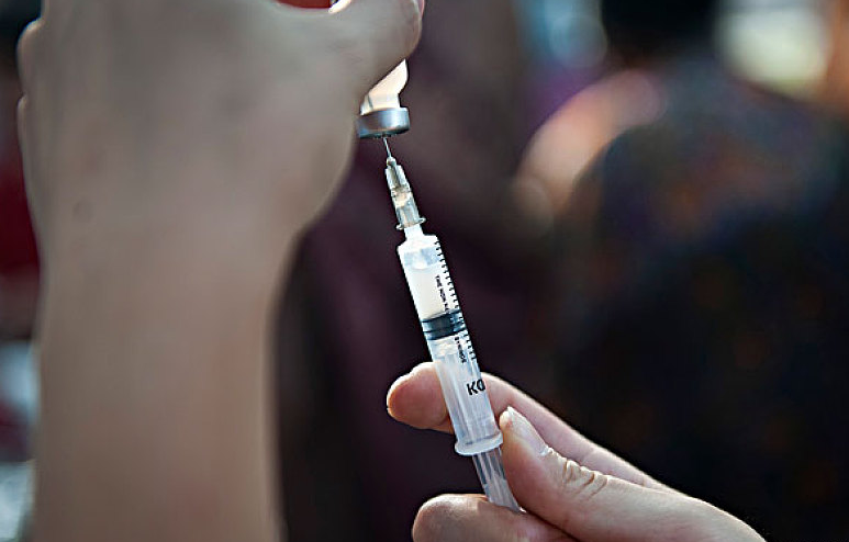 打新冠疫苗不能吃什么药(小孩打新冠疫苗不能吃什么药)