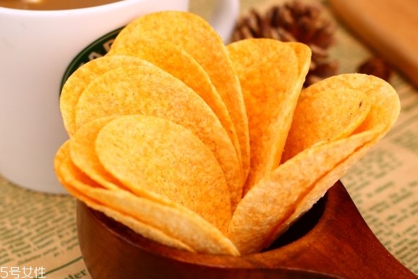 薯片能放冰箱吗?,薯片可以放冰箱吗