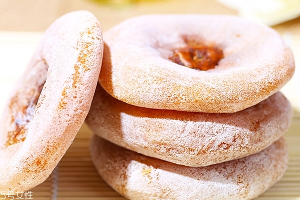 柿饼上白色的粉末是什么,柿饼的表面有一层白色粉末是什么