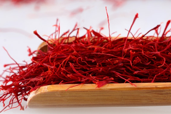 藏红花需要多少度水泡,藏红花泡水要用多少度