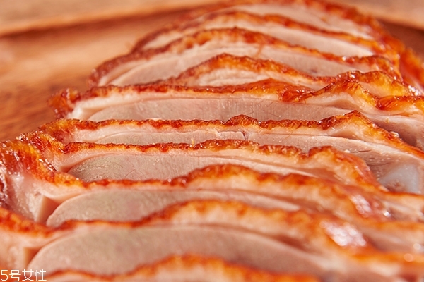 烤鸭为什么皮脆,为什么烤出来的鸭皮不脆