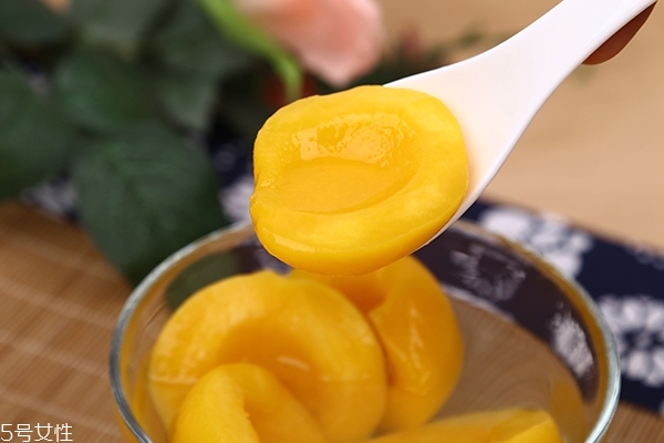 黄桃怎么切好看图解,黄桃怎么切