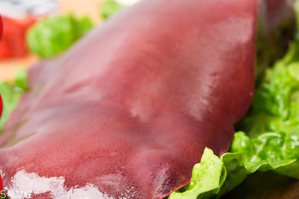 猪肝是不是要用盐水泡一下,生猪肝用盐水泡多久