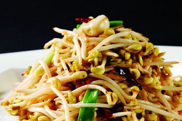 豆芽为什么会变绿,豆芽为什么会变绿能吃吗