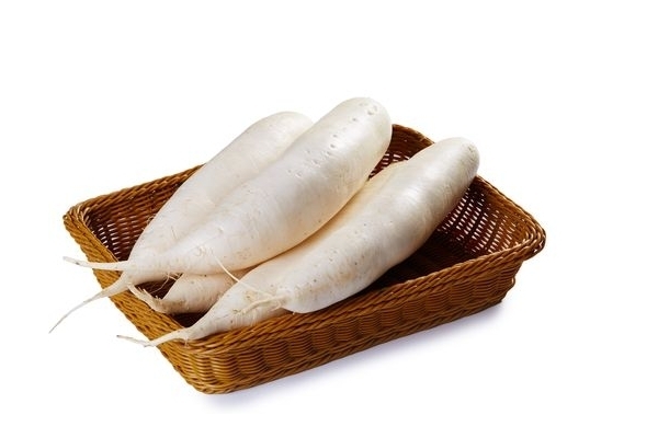 白萝卜可以和玉米一起煲汤吗?,白萝卜可以和甜玉米一起炖汤吗