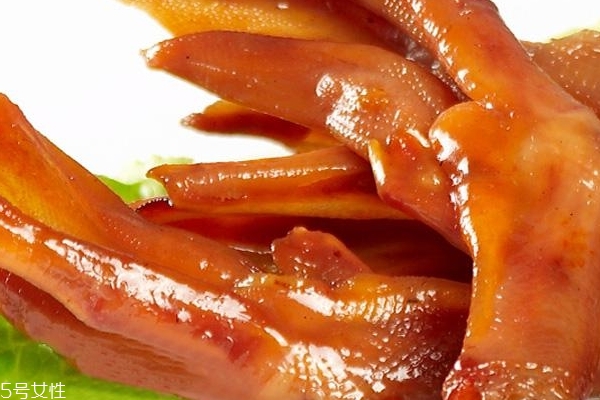 生鸭掌去骨最简单方法,鸭掌怎么去骨视频教程