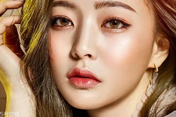 美瞳日抛直接戴吗,戴日抛美瞳要注意什么 美瞳日抛直接戴吗,戴日抛美瞳要注意什么