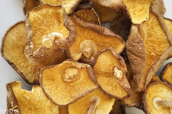 香菇为什么会变黑?,香菇变黑了