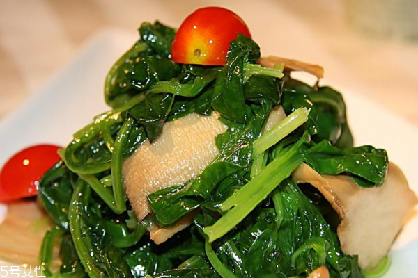 菠菜为什么吃了麻嘴,菠菜吃了嘴巴麻