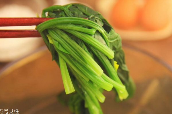 清炒菠菜为什么会苦,菠菜为什么会苦涩