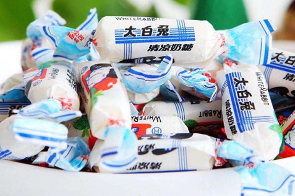 大白兔奶糖怎么区分软硬,正品大白兔奶糖是软的还是硬的