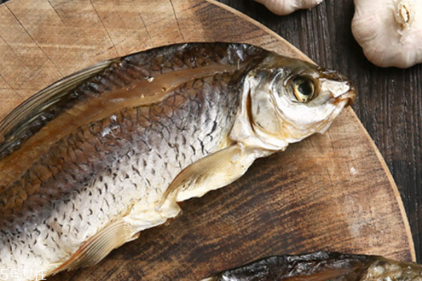 咸鱼为什么那么臭,为什么下身会有咸鱼是的臭味