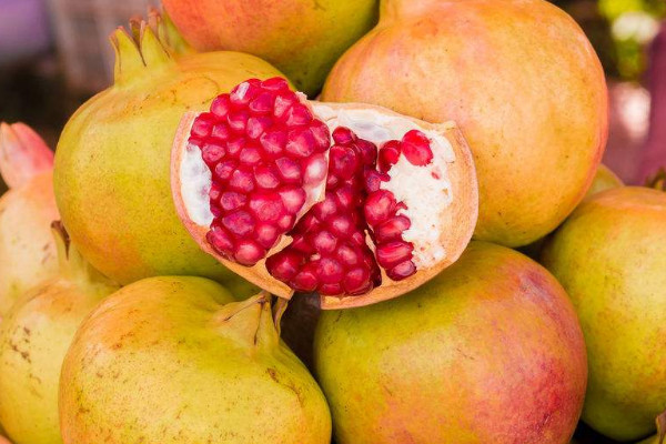 四川会理石榴多少钱一斤,石榴石的市场价格多少钱一克