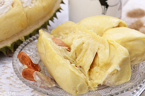 榴莲是圆的好吗,榴莲圆的好,还是椭圆形的好