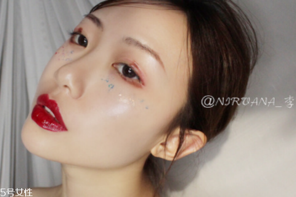 阿玛尼黑管400好看吗,阿玛尼黑管400和401哪个好看