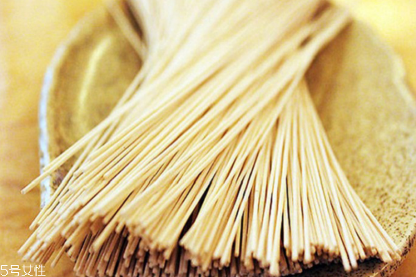 拉面怎么煮,怎样煮面条好吃 拉面怎么煮,怎样煮面条好吃