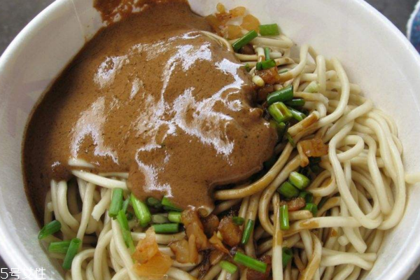 挂面能做热干面吗,干的热干面的做法和挂面一样吗