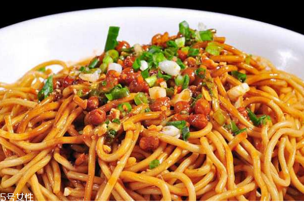 热干面为什么是碱面什么是碱面,热干面是碱面吗 热干面为什么是碱面什么是碱面,热干面是碱面吗