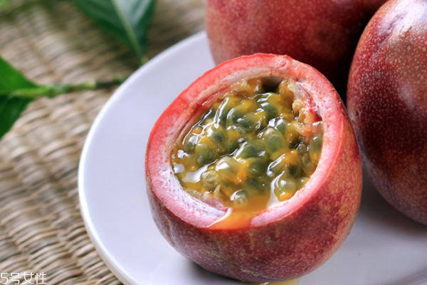 百香果热量高吗?减肥可以吃吗,百香果怎么吃可以减肥 百香果热量高吗?减肥可以吃吗,百香果怎么吃可以减肥