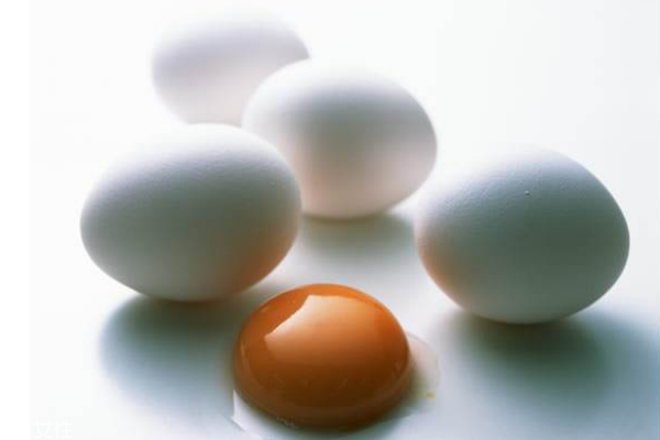 为什么鸭蛋有青的有白的呀,为什么有些鸭蛋是青色有些是白色的 为什么鸭蛋有青的有白的呀,为什么有些鸭蛋是青色有些是白色的