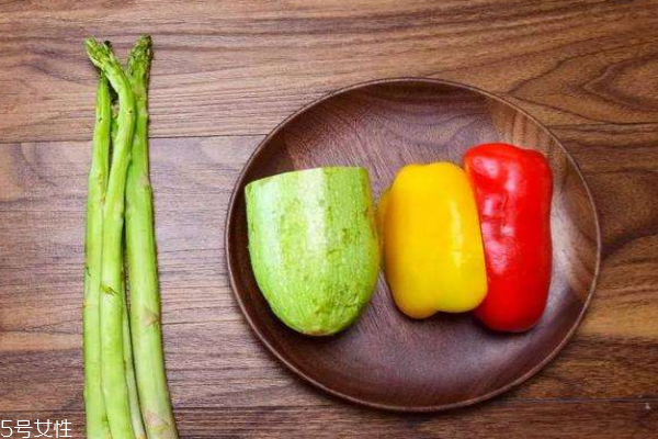 西葫芦可以生吃吗凉拌,西葫芦可以生吃吗? 西葫芦可以生吃吗凉拌,西葫芦可以生吃吗?