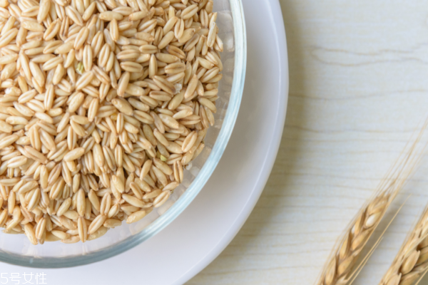 燕麦是酸性还是碱性食品,牛奶燕麦是酸性还是碱性