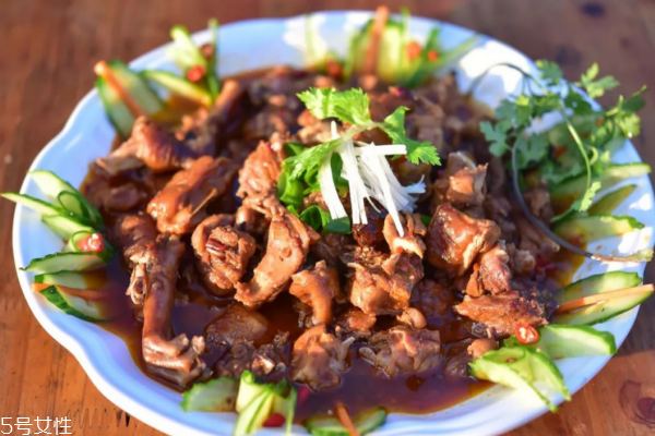 兔肉是红肉还是白肉,兔肉是红肉吗