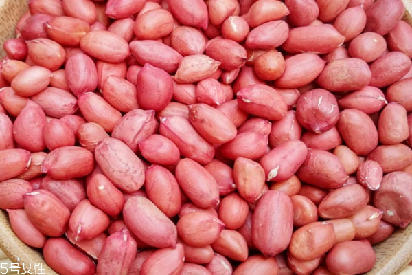 花生和西瓜能一起吃吗?,瓜和花生可以一起吃吗