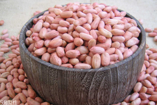 花生和鸡蛋可以一起吃吗?,花生能和鸡蛋一起吃吗?