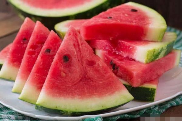 中国结福字挂在什么位置最合适(福字中国结挂在什么位置好)