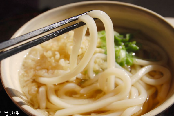 乌冬面是米线吗,乌冬面口感和米线的区别